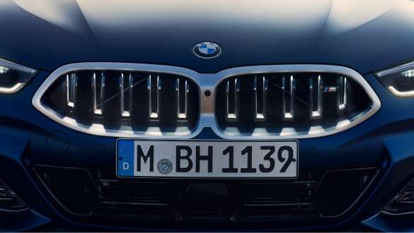 BMW 8 Series Gran Coupé G16 LCI Facelift 2022 BMW Individual Frozen Tanzanite Blue metallic BMW kidney 'Iconic Glow'