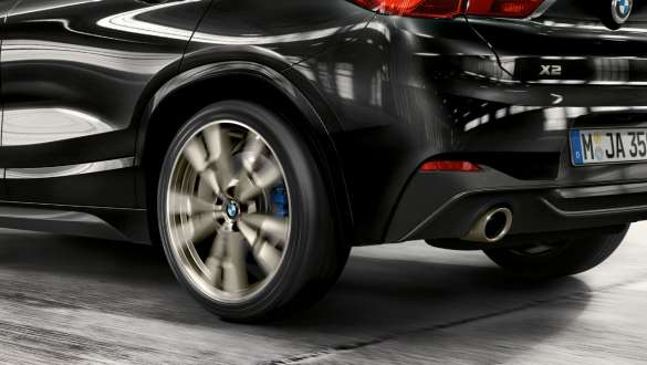 BMW xDrive BMW X2 M35i BMW xDrive BMW X2 M35i Sapphire Black metallic F39 close-up rear