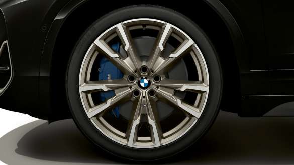 M Sport brake BMW X2 M35i (F39) M Sport brake BMW X2 M35i (F39) Sapphire Black metallic close-up wheel