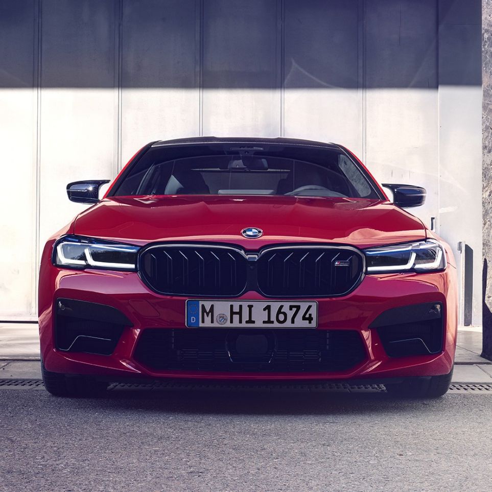 Front with new kidney grille BMW M5 Competition F90 LCI Facelift 2020 Front with new kidney grille BMW M5 Competition F90 LCI Facelift 2020 BMW Individual Imola Red front view