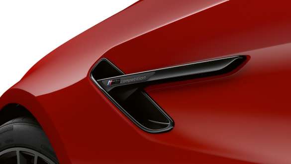 M Side Gill in Black high-gloss BMW M5 Competition F90 LCI Facelift 2020 close-up M Side Gill in Black high-gloss BMW M5 Competition F90 LCI Facelift 2020 BMW Individual Imola Red close-up