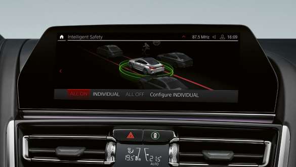 Driving Assistant Professional. BMW 8 Series Coupé M Automobiles with Driving Assistant Professional.
