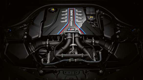 High-performance M TwinPower Turbo 8-cylinder petrol engine. BMW M8 Competition Coupé, high-performance M TwinPower Turbo 8-cylinder petrol engine.