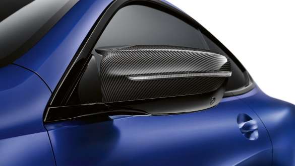 Mirror caps in Carbon. BMW M8 Competition Coupé with mirror caps in Carbon.