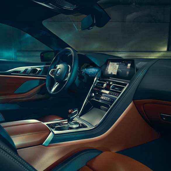 BMW M850i xDrive Coupé, cockpit. BMW M850i xDrive Coupé, cockpit with BMW Live Cockpit Professional and M leather steering wheel.
