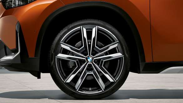 21" M Performance light alloy wheel double-spoke style 877 M Bicolour (Jet Black, gloss-lathed), summer complete wheel set 21" M Performance light alloy wheel double-spoke style 877 M Bicolour (Jet Black, gloss-lathed), summer complete wheel set
