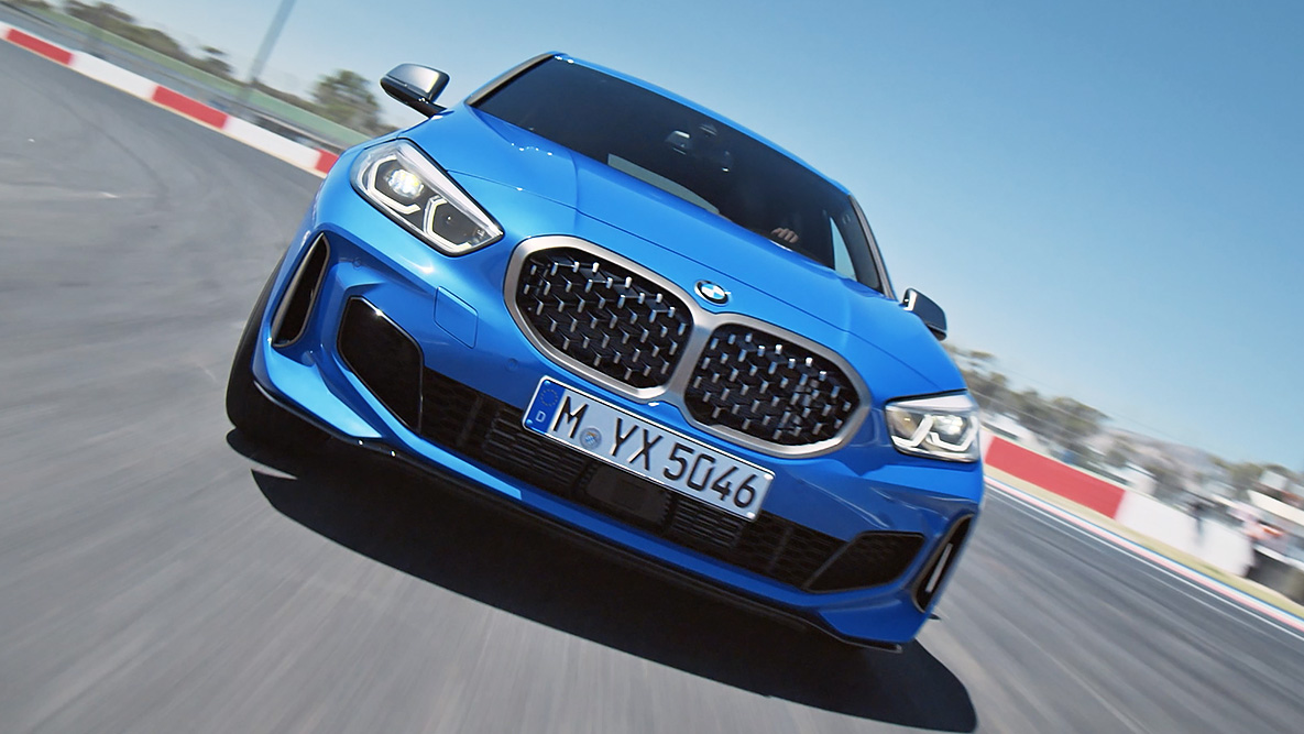 Adaptive suspension. BMW 1 Series with Adaptive suspension.