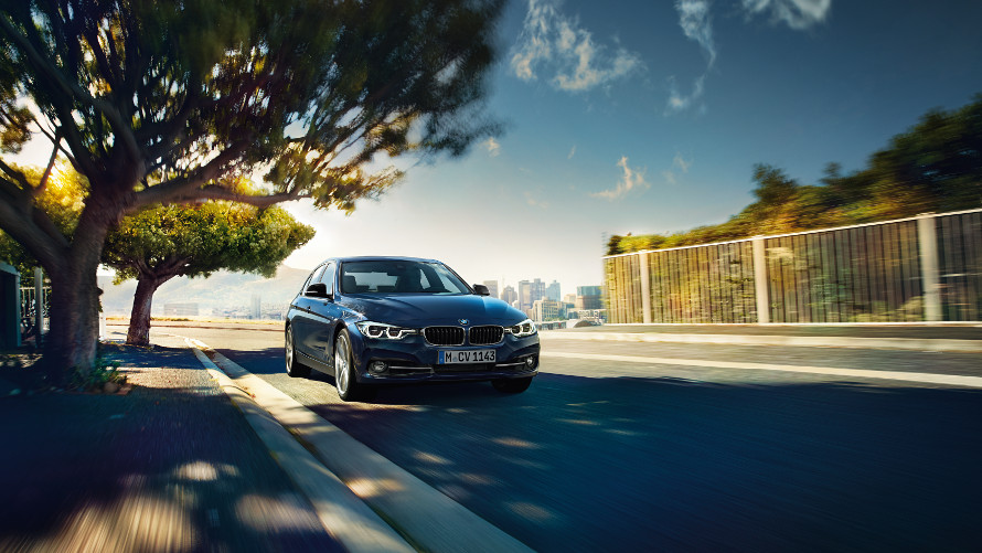 Active cruise control with Stop&Go function Active cruise control with Stop&Go function