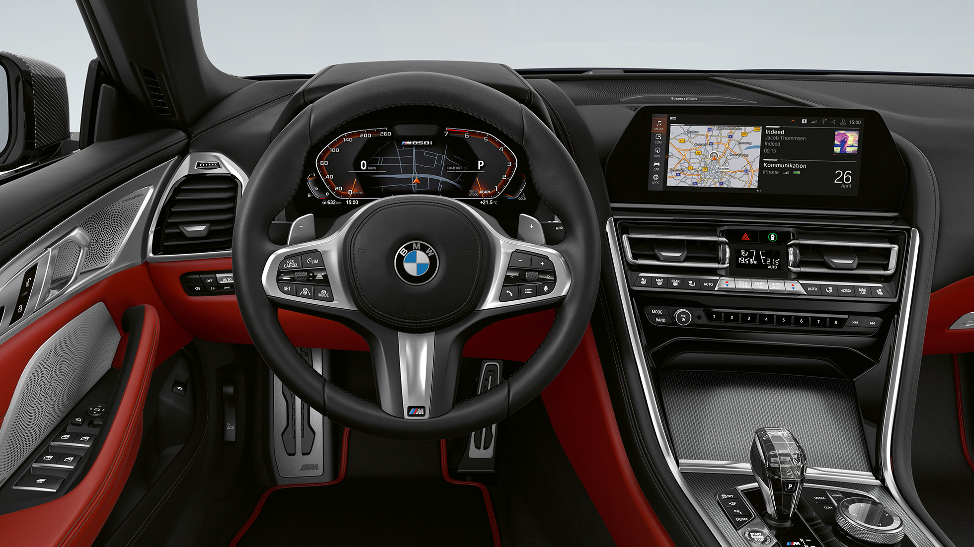 BMW M850i xDrive, Carbon Black metallic, Cockpit with M leather steering wheel. BMW M850i xDrive, Carbon Black metallic, Cockpit with M leather steering wheel.