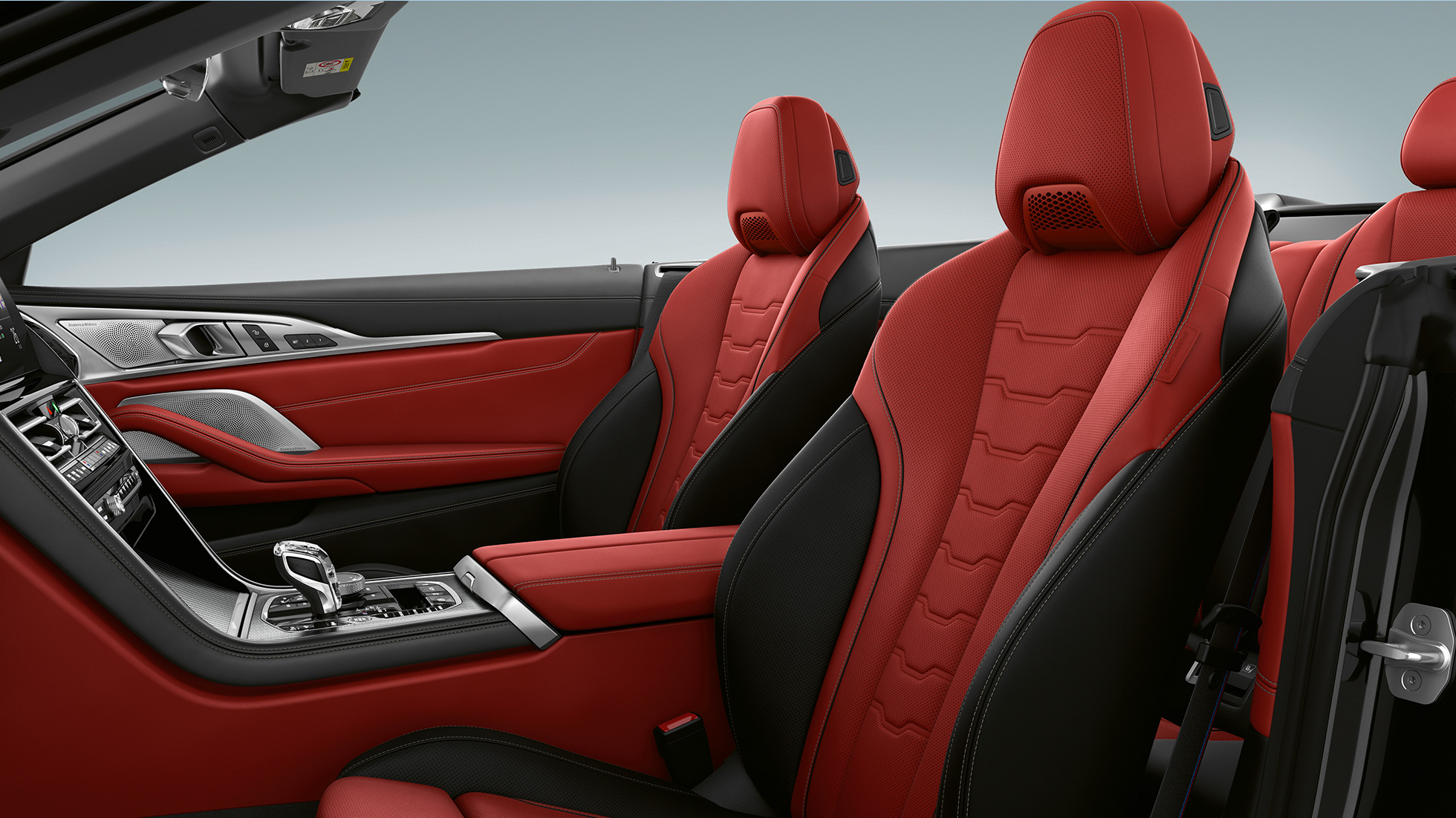 BMW M850i xDrive, Carbon Black metallic, BMW Individual extended leather upholstery in Merino Fiona Red/Black. BMW M850i xDrive, Carbon Black metallic, BMW Individual extended leather upholstery in Merino Fiona Red/Black.