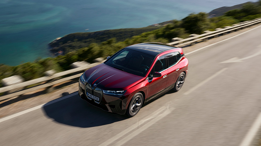 BMW iX i20 electric SUV BMW iX xDrive50 performance video  BMW iX i20 2021 electric SUV BMW iX xDrive50 Aventurin Red video