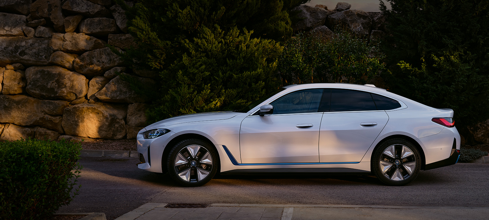BMW i4 G26 prices models range charging design bmw.cc