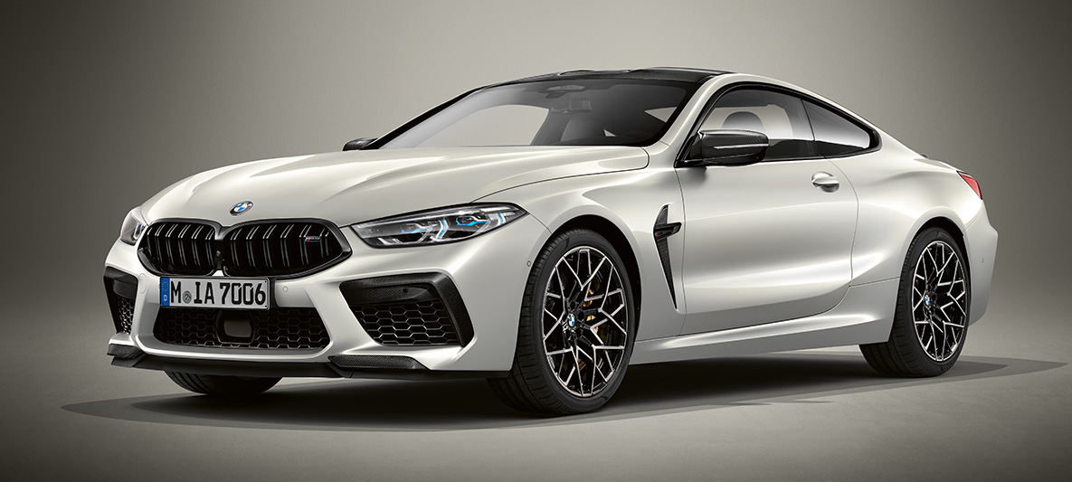BMW Individual M8 Coupé in BMW Individual Brilliant White metallic. BMW Individual M8 Coupé in BMW Individual Brilliant White metallic, three-quarter front view.