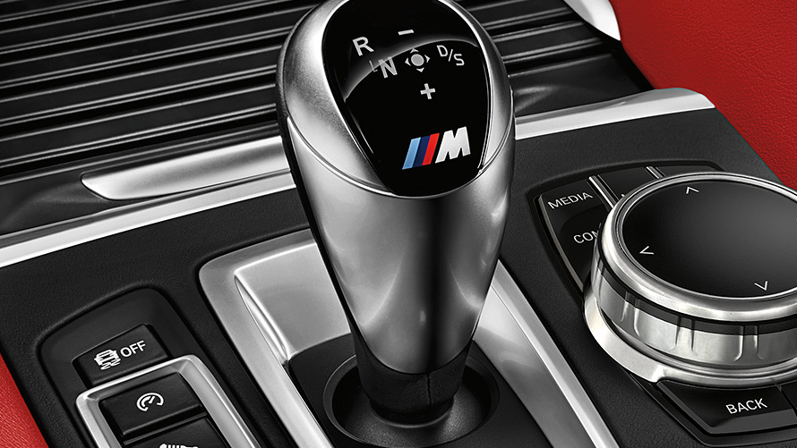 8-speed M Steptronic transmission with Drivelogic 8-speed M Steptronic transmission with Drivelogic