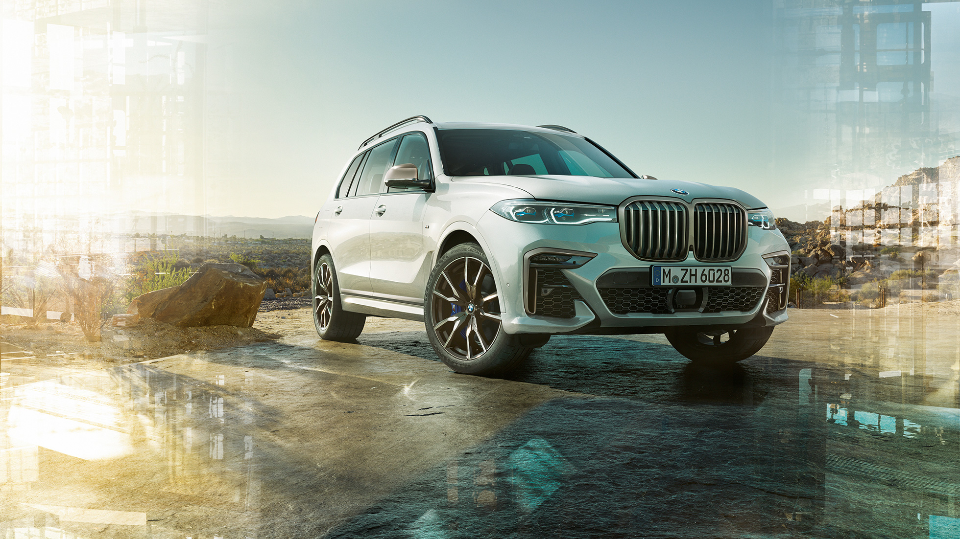 BMW X7 M Automobile, three-qarter front view BMW X7 M Automobile in Mineral White, standing, three-qarter front view, G07, 2019