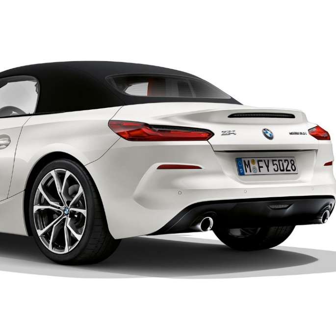 BMW Z4 Roadster Model Sport Line BMW Z4 Roadster Model Sport Linel, three quarter front shot